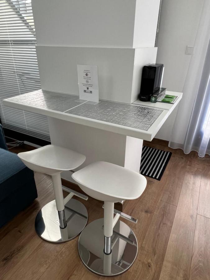 Luxe Central Studio With Pool, Parking & Ac Budapest Exterior foto