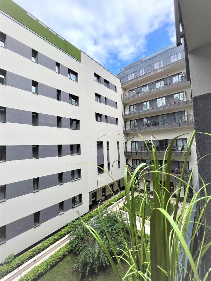 Luxe Central Studio With Pool, Parking & Ac Budapest Exterior foto