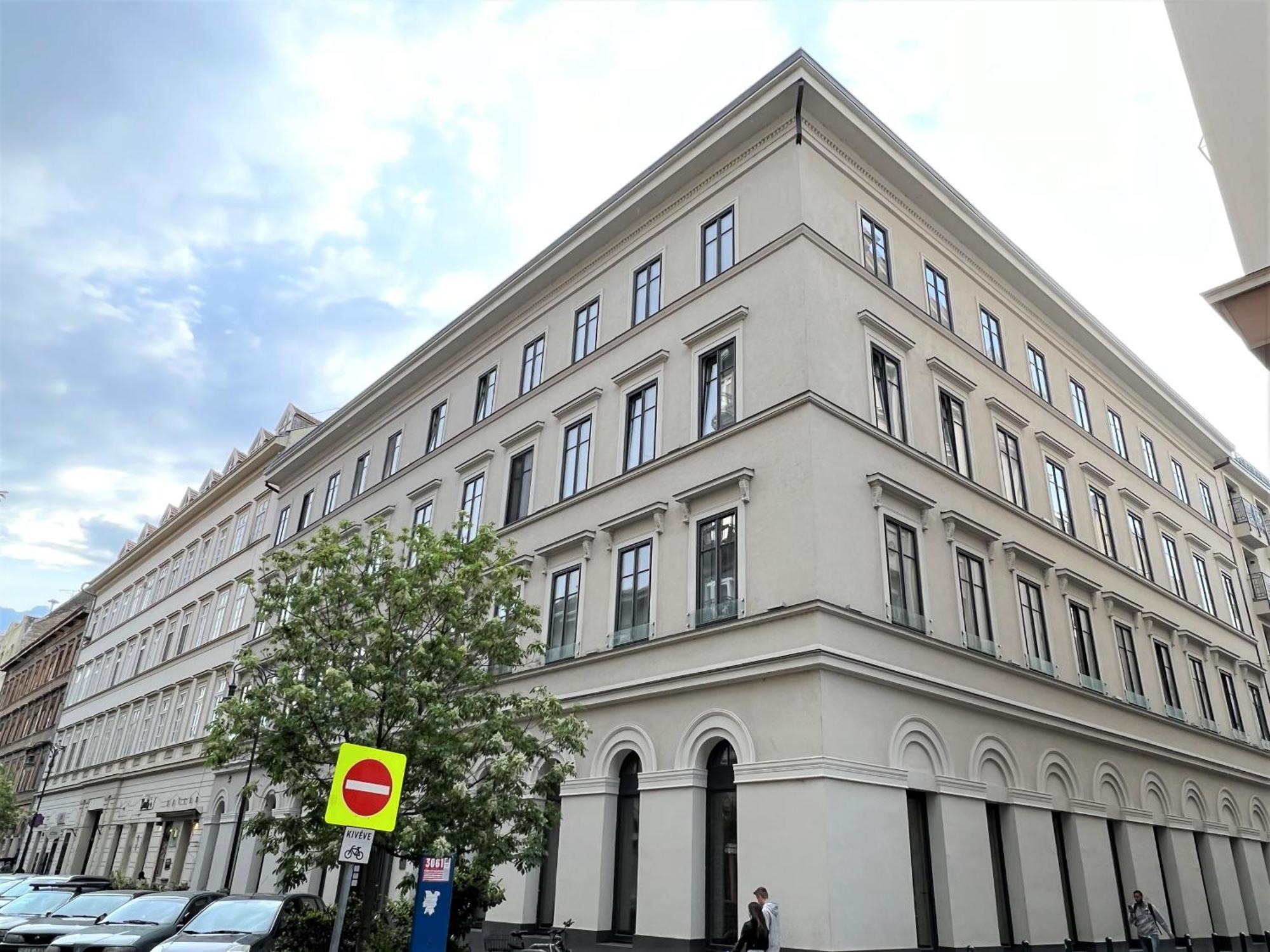 Luxe Central Studio With Pool, Parking & Ac Budapest Exterior foto