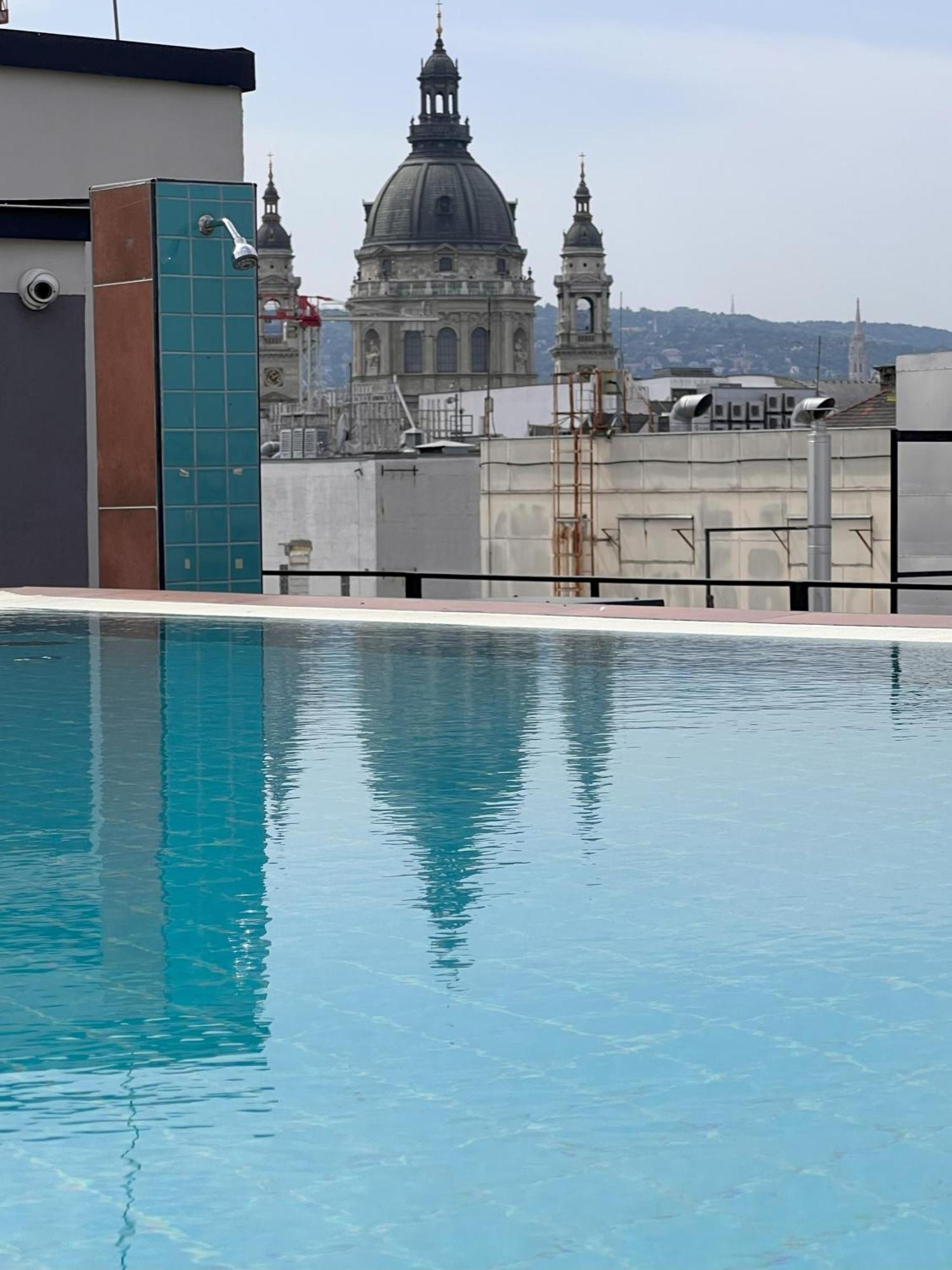 Luxe Central Studio With Pool, Parking & Ac Budapest Exterior foto